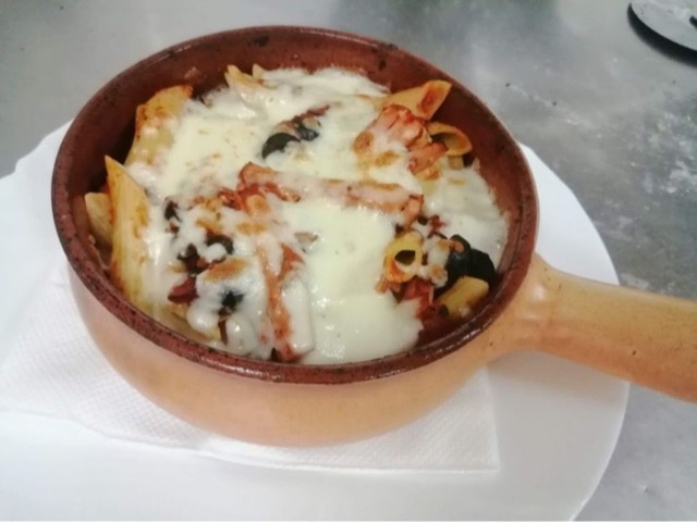 Penne gratinate cu sos bolognese 350g