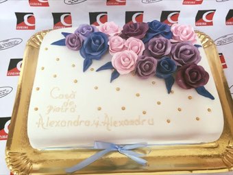 Tort sau candybar făcut de Corina Caffe