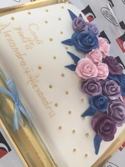 Tort sau candybar făcut de Corina Caffe