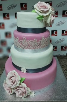 Tort sau candybar făcut de Corina Caffe