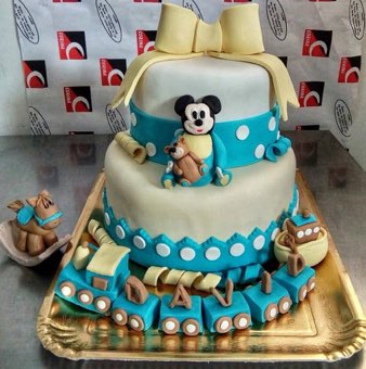 Tort sau candybar făcut de Corina Caffe