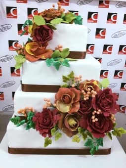 Tort sau candybar făcut de Corina Caffe