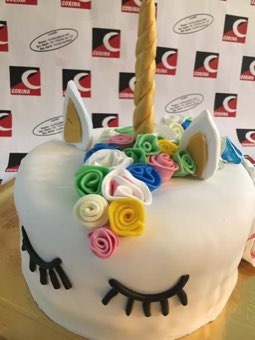 Tort sau candybar făcut de Corina Caffe