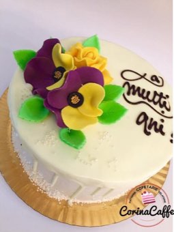 Tort sau candybar făcut de Corina Caffe