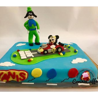 Tort sau candybar făcut de Corina Caffe