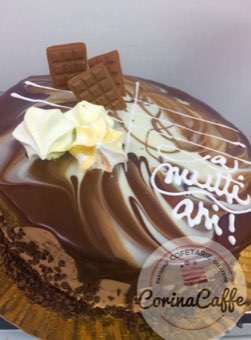 Tort sau candybar făcut de Corina Caffe