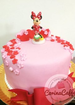 Tort sau candybar făcut de Corina Caffe