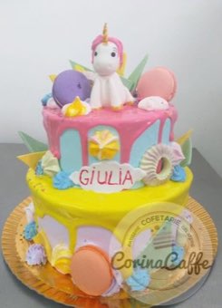 Tort sau candybar făcut de Corina Caffe