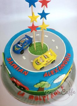 Tort sau candybar făcut de Corina Caffe