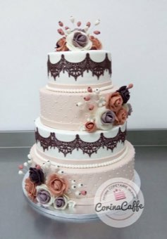 Tort sau candybar făcut de Corina Caffe