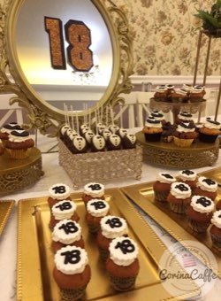 Tort sau candybar făcut de Corina Caffe