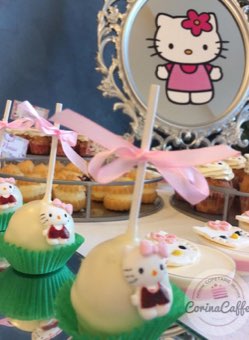 Tort sau candybar făcut de Corina Caffe