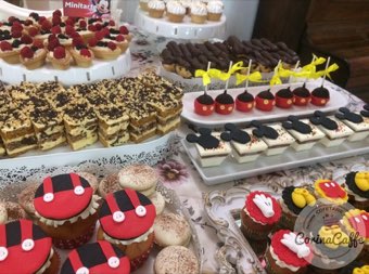 Tort sau candybar făcut de Corina Caffe