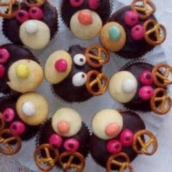 Tort sau candybar făcut de Corina Caffe